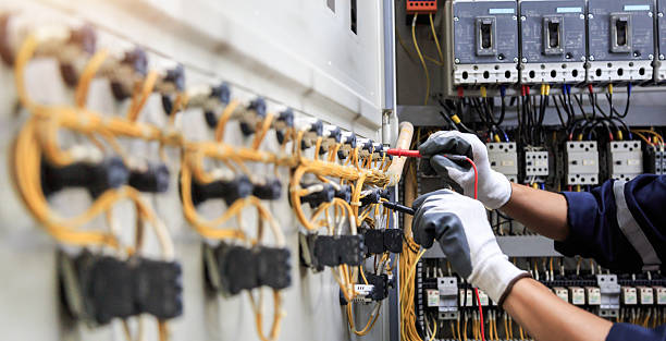Professional Electrician technician working in Sumas, WA